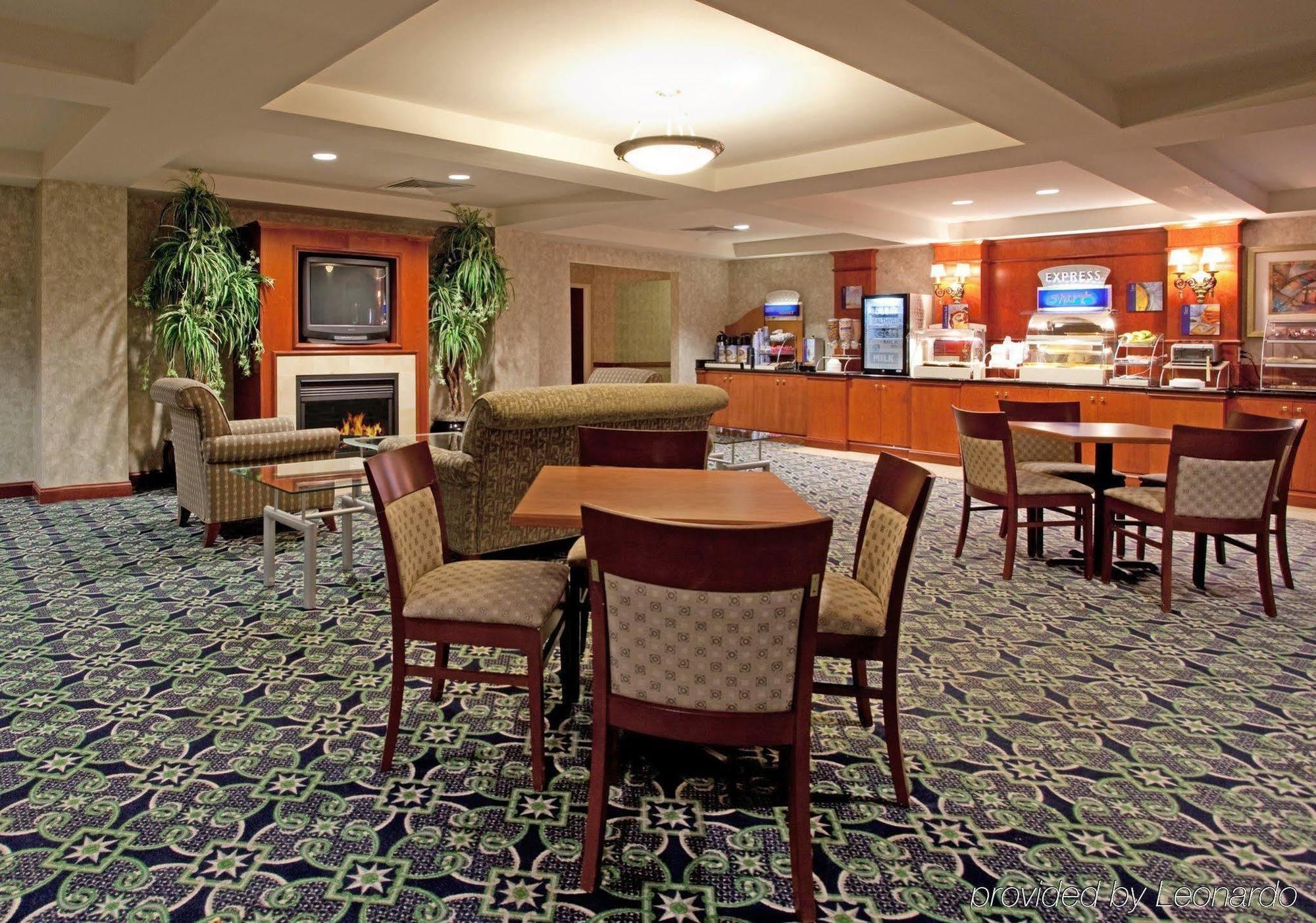 Holiday Inn Express Hotel & Suites Mebane By Ihg Ngoại thất bức ảnh
